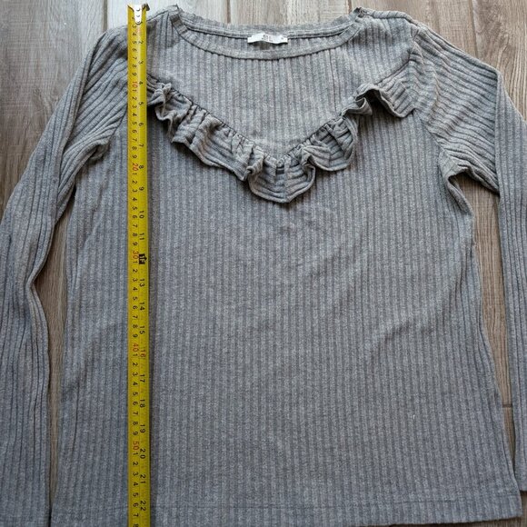 EDC Esprit Grey Ribbed Long Sleeve Ruffle Front Top Women’s Size M - Picture 5 of 5